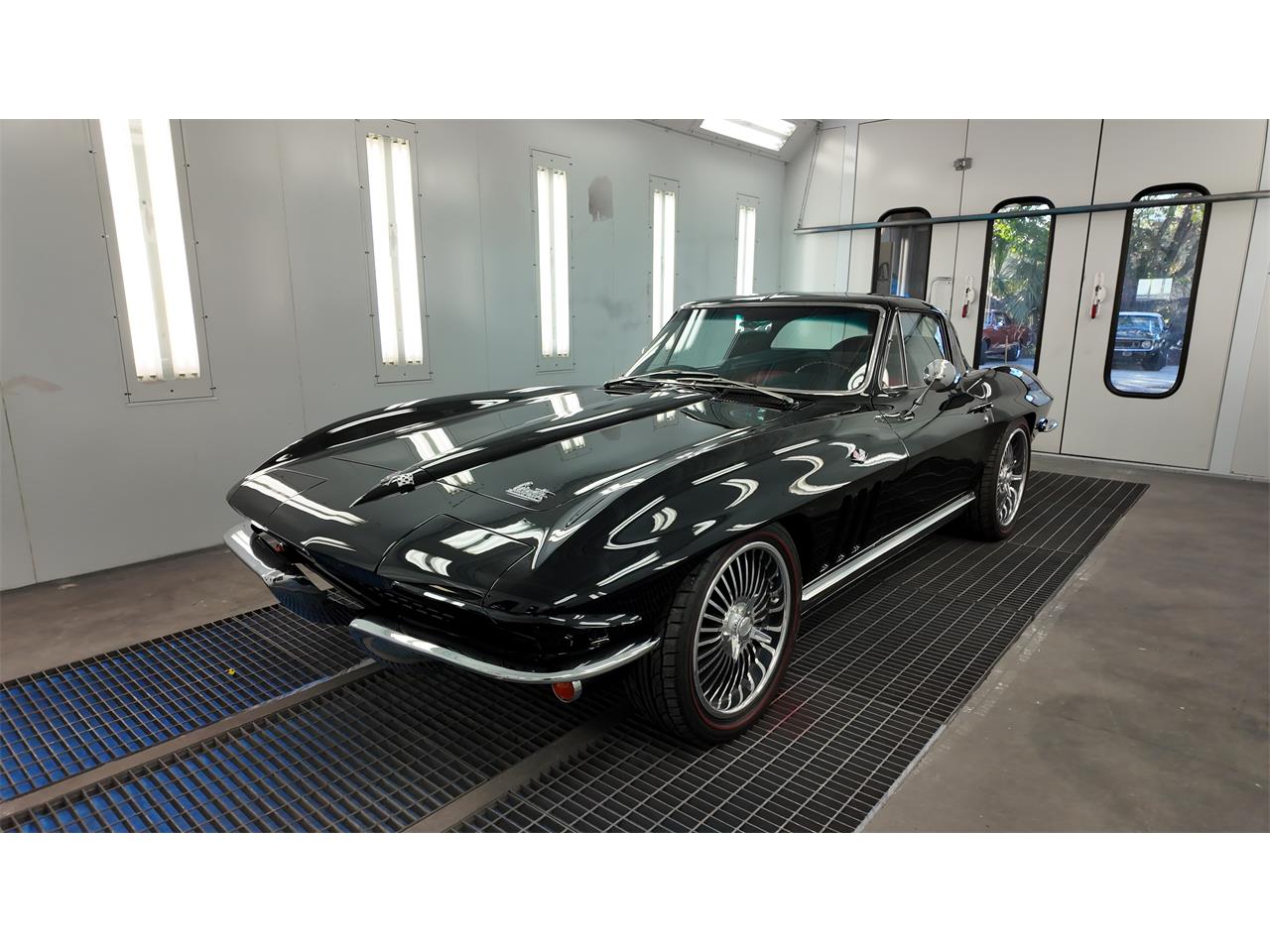 Chevrolet-Corvette-1966-black-red-8