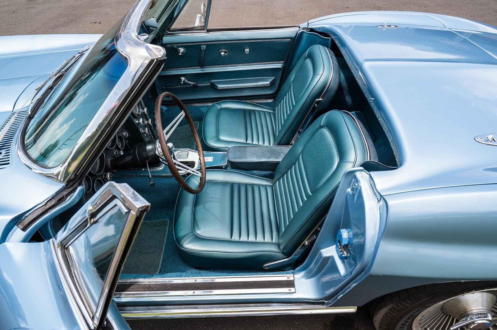 Chevrolet-Corvette-1967-2-Door-10