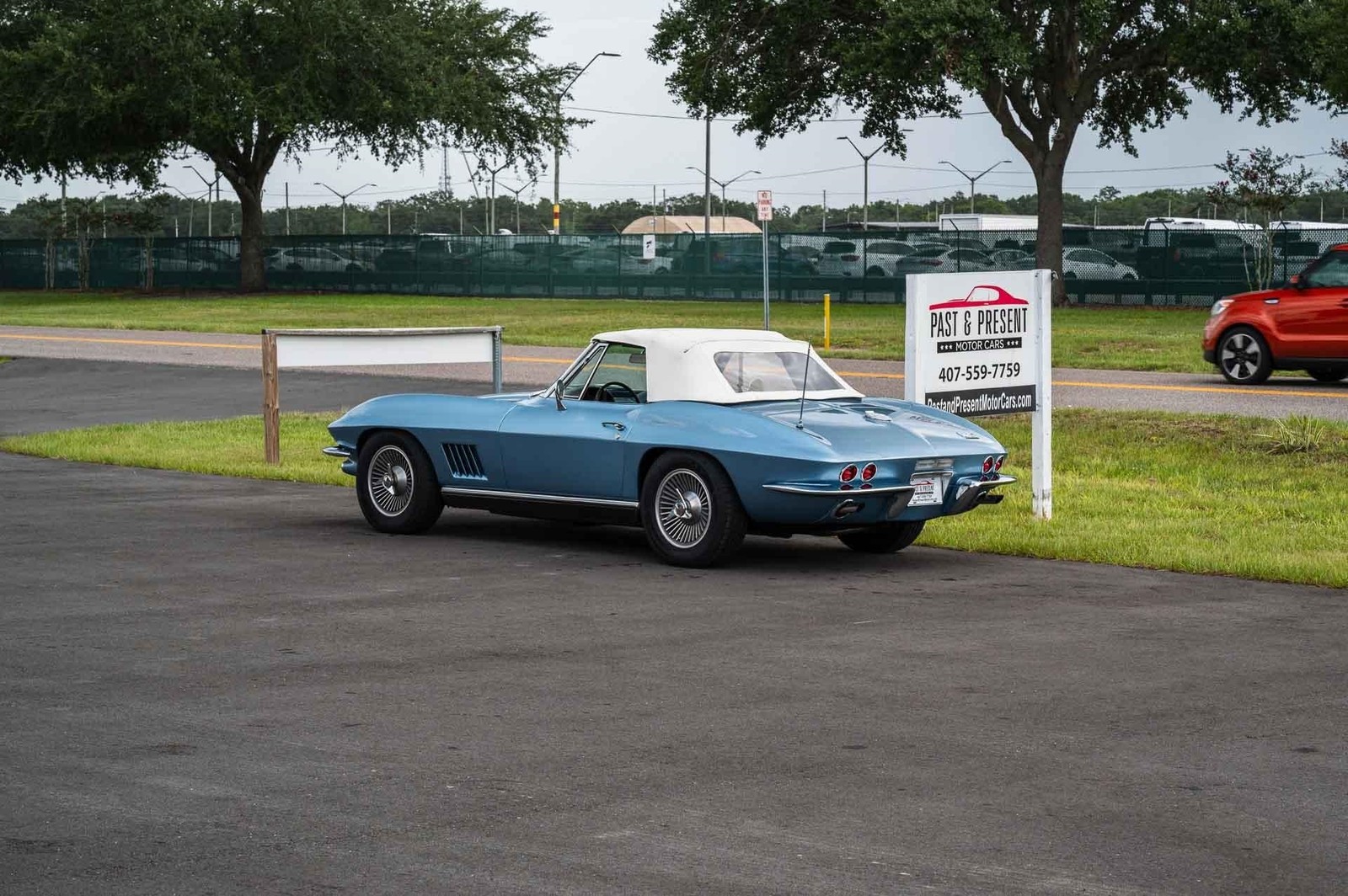 Chevrolet-Corvette-1967-2-Door-14