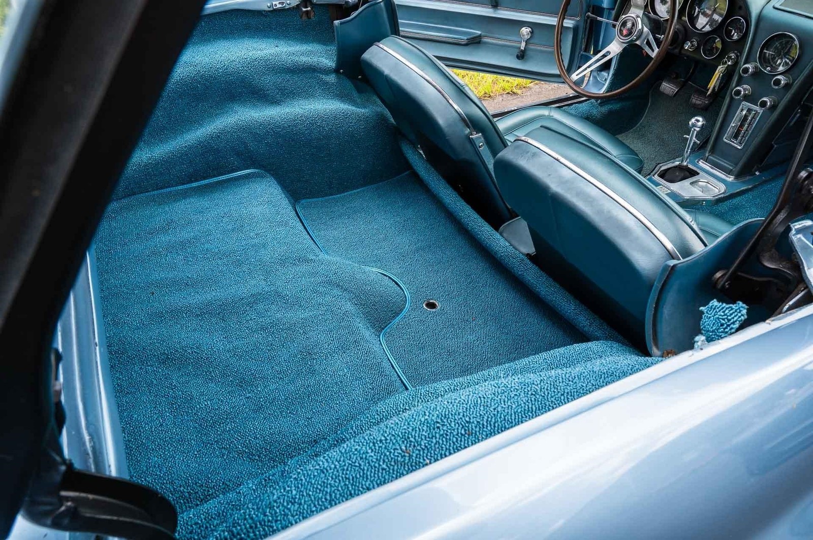 Chevrolet-Corvette-1967-2-Door-16