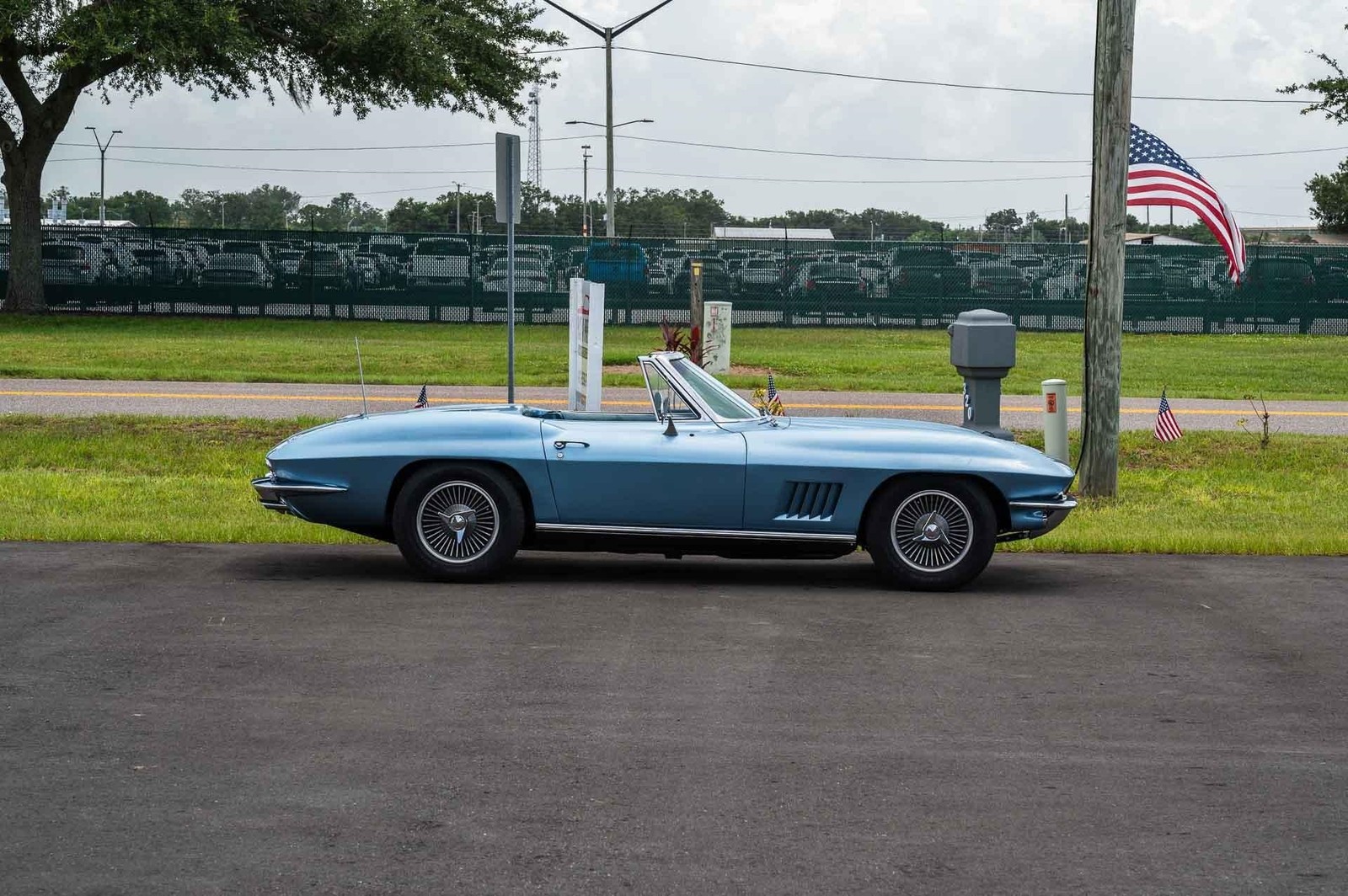 Chevrolet-Corvette-1967-2-Door-6