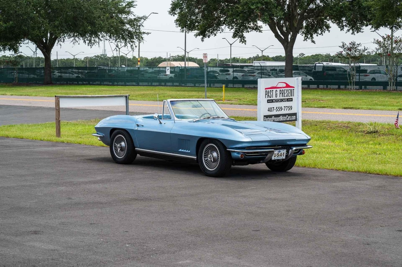 Chevrolet-Corvette-1967-2-Door-8