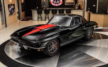 Chevrolet-Corvette-1967-Black-Black-14