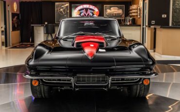 Chevrolet-Corvette-1967-Black-Black-16