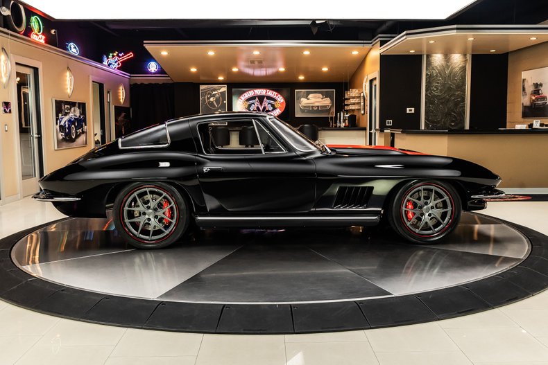 Chevrolet-Corvette-1967-Black-Black-20