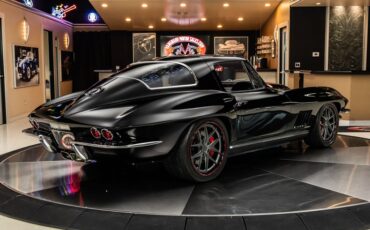 Chevrolet-Corvette-1967-Black-Black-21