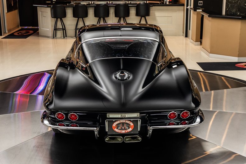Chevrolet-Corvette-1967-Black-Black-24