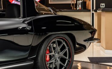 Chevrolet-Corvette-1967-Black-Black-30
