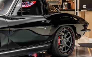 Chevrolet-Corvette-1967-Black-Black-31