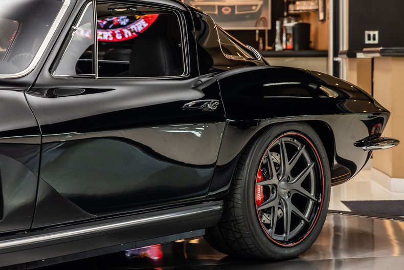 Chevrolet-Corvette-1967-Black-Black-31