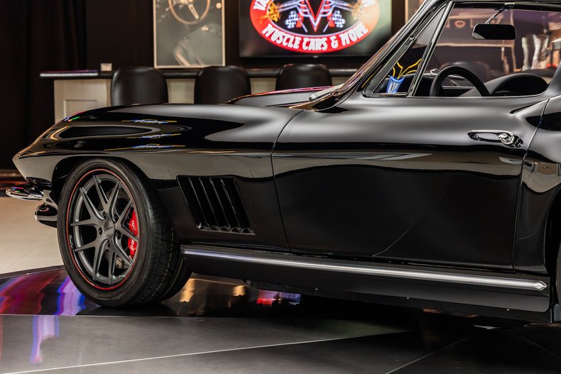 Chevrolet-Corvette-1967-Black-Black-35