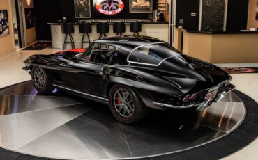 Chevrolet-Corvette-1967-Black-Black-4