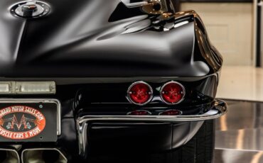 Chevrolet-Corvette-1967-Black-Black-41