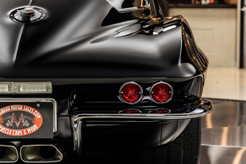 Chevrolet-Corvette-1967-Black-Black-41