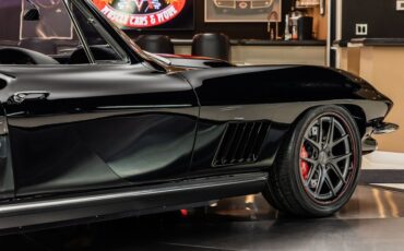 Chevrolet-Corvette-1967-Black-Black-43