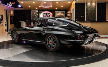 Chevrolet-Corvette-1967-Black-Black-47