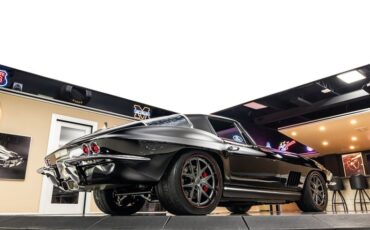 Chevrolet-Corvette-1967-Black-Black-49