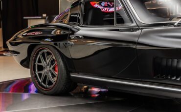 Chevrolet-Corvette-1967-Black-Black-8