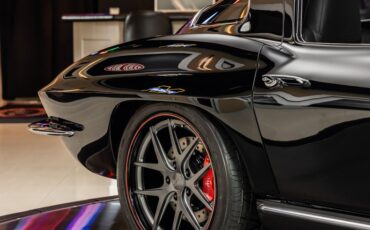 Chevrolet-Corvette-1967-Black-Black-9