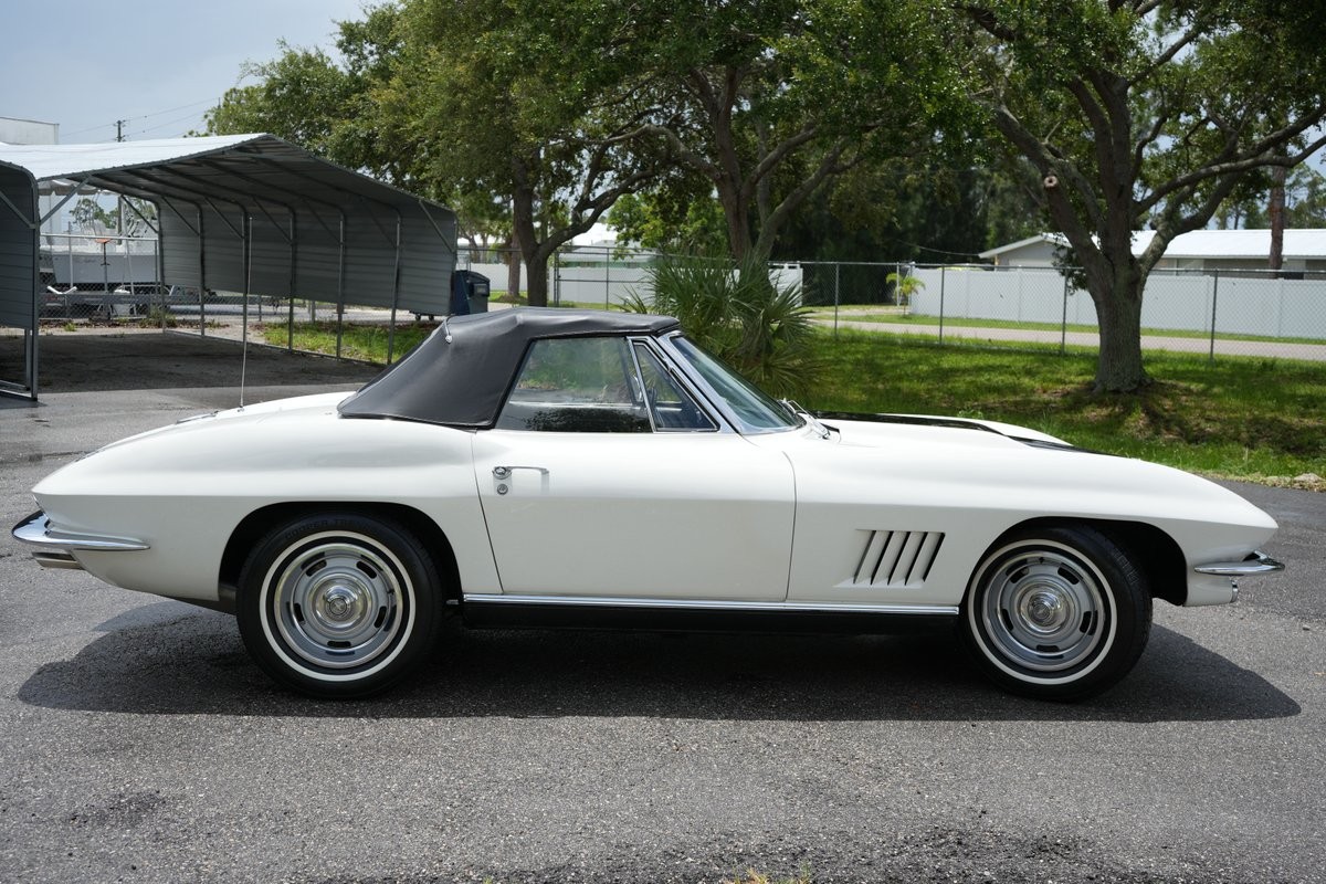 Chevrolet-Corvette-1967-Convertible-11