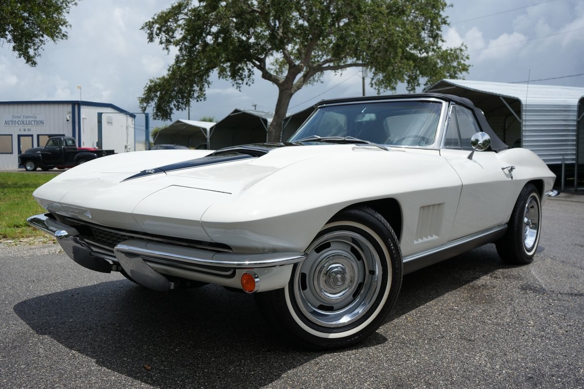 Chevrolet-Corvette-1967-Convertible-15