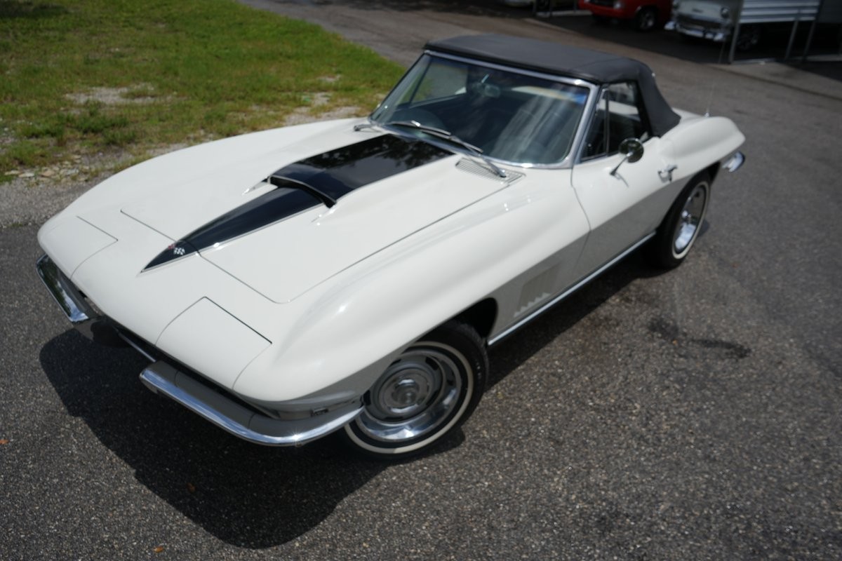 Chevrolet-Corvette-1967-Convertible-16