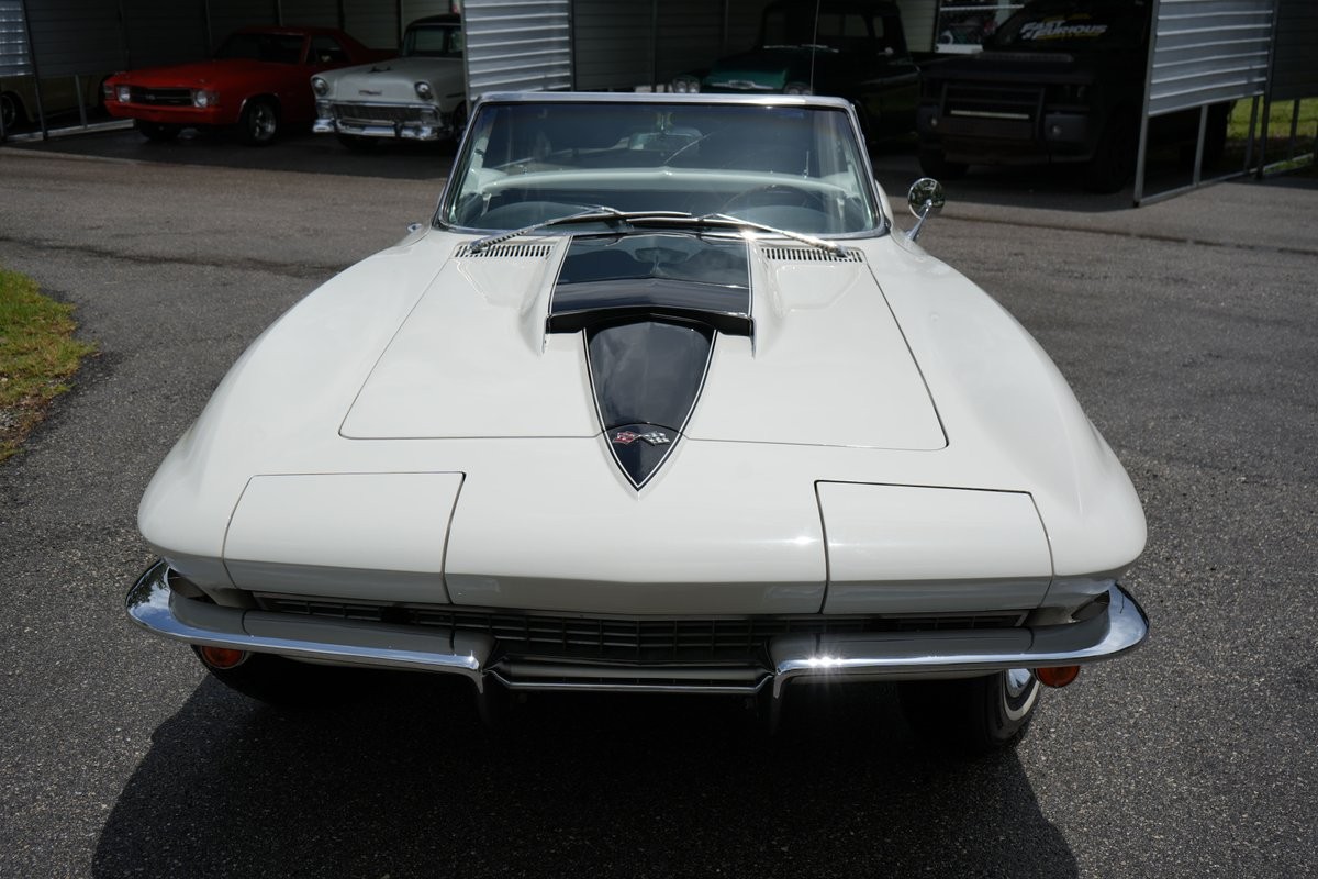 Chevrolet-Corvette-1967-Convertible-17
