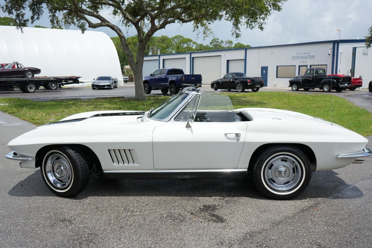 Chevrolet-Corvette-1967-Convertible-19