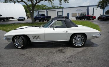 Chevrolet-Corvette-1967-Convertible-2