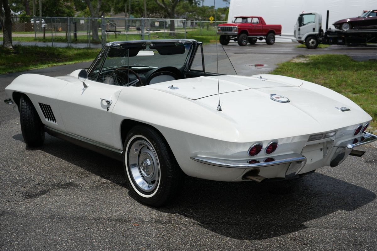 Chevrolet-Corvette-1967-Convertible-20
