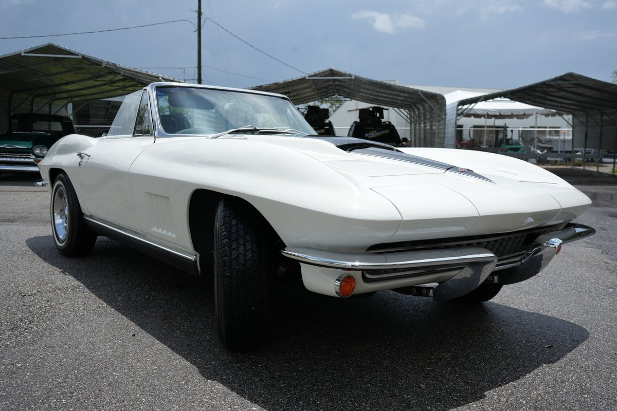Chevrolet-Corvette-1967-Convertible-22
