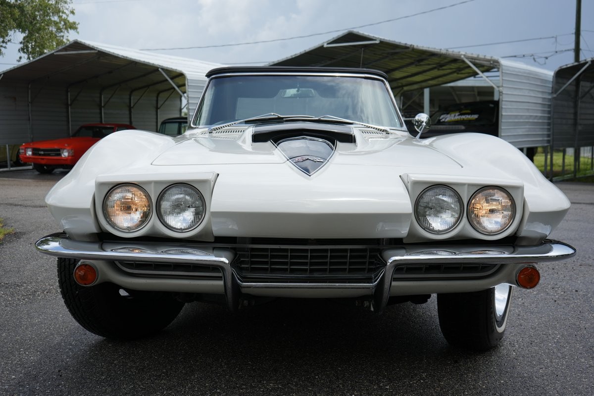 Chevrolet-Corvette-1967-Convertible-23