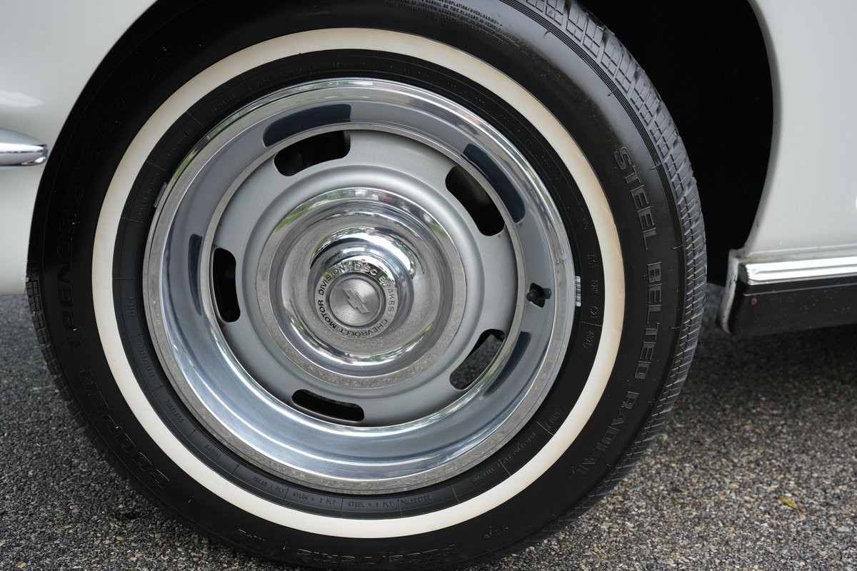 Chevrolet-Corvette-1967-Convertible-30
