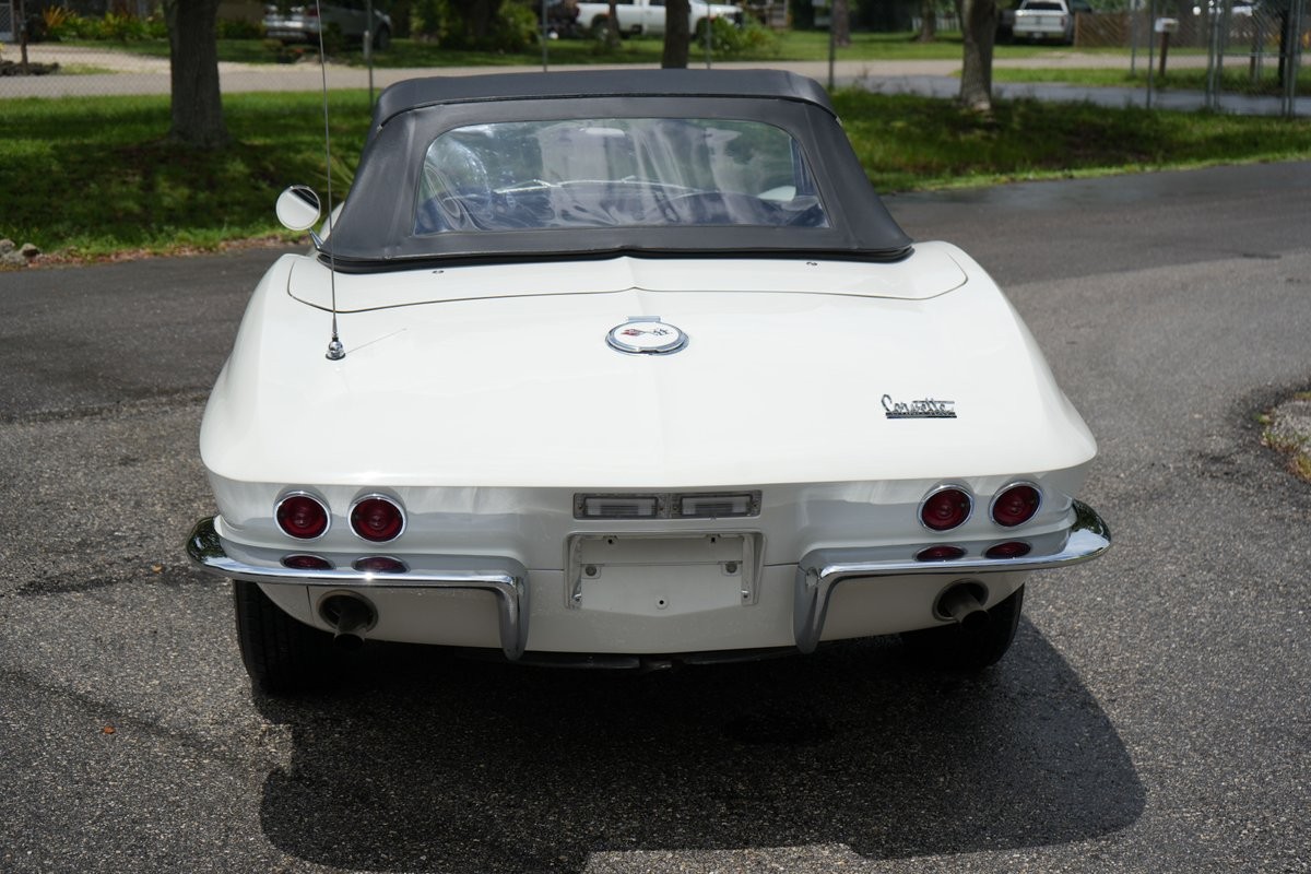 Chevrolet-Corvette-1967-Convertible-4