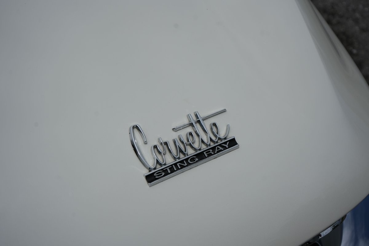 Chevrolet-Corvette-1967-Convertible-6