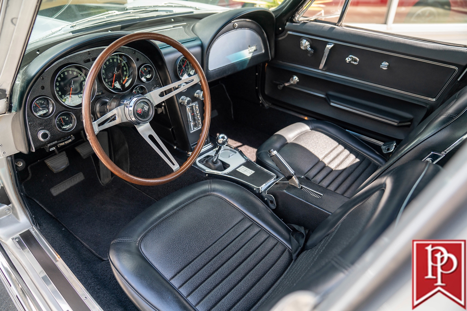 Chevrolet-Corvette-1967-Coupe-11