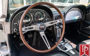 Chevrolet-Corvette-1967-Coupe-17