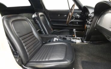 Chevrolet-Corvette-1967-Coupe-3
