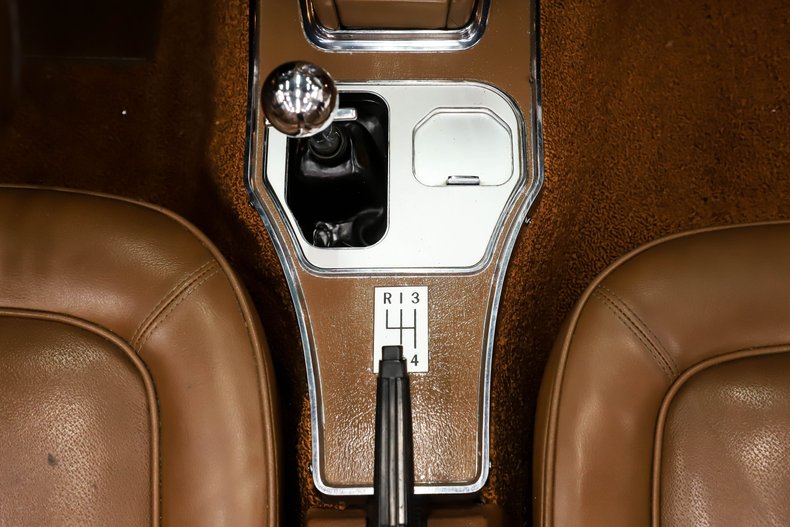 Chevrolet-Corvette-1967-Milano-Maroon-Saddle-Tan-10