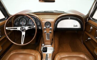 Chevrolet-Corvette-1967-Milano-Maroon-Saddle-Tan-28