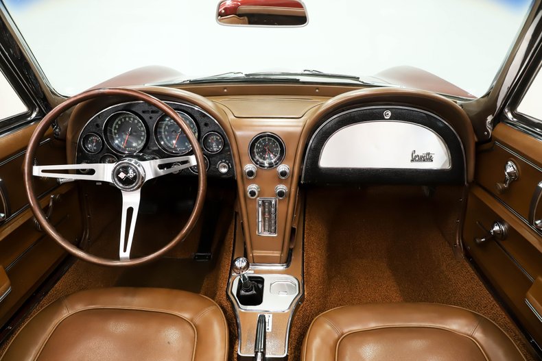 Chevrolet-Corvette-1967-Milano-Maroon-Saddle-Tan-28