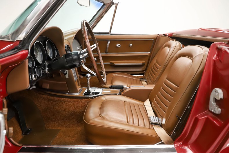 Chevrolet-Corvette-1967-Milano-Maroon-Saddle-Tan-33