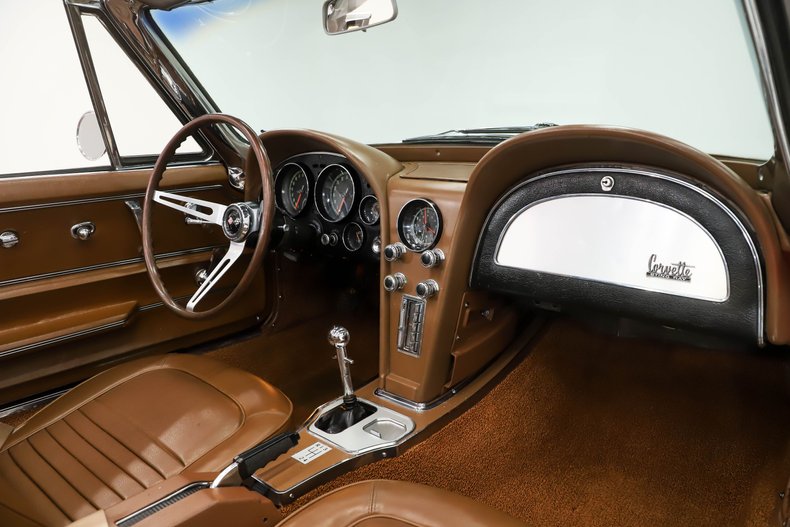 Chevrolet-Corvette-1967-Milano-Maroon-Saddle-Tan-45