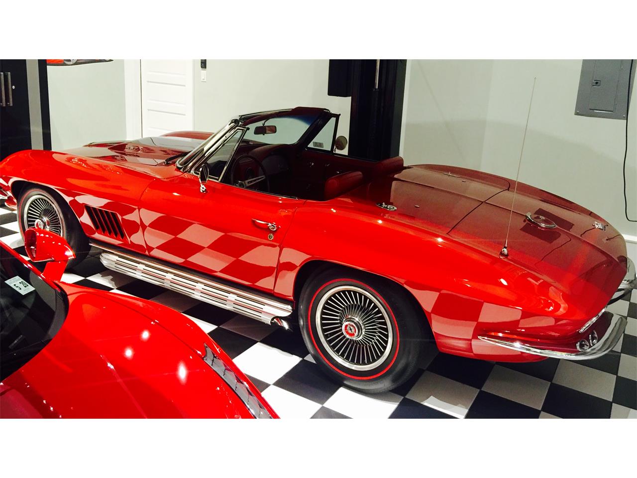 Chevrolet-Corvette-1967-Red-Red-12