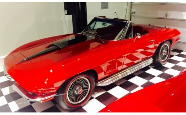 Chevrolet-Corvette-1967-Red-Red-13