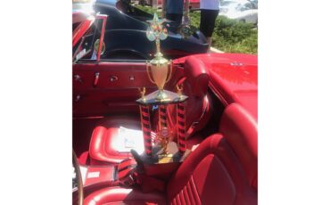 Chevrolet-Corvette-1967-Red-Red-15