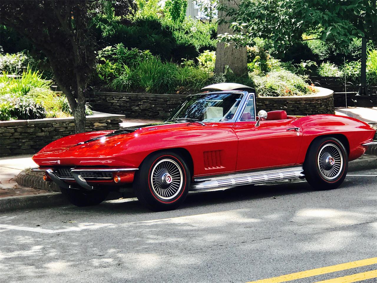 Chevrolet-Corvette-1967-Red-Red-17