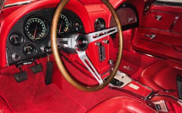 Chevrolet-Corvette-1967-Red-Red-21