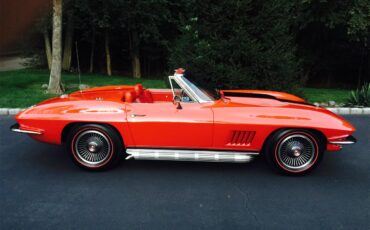 Chevrolet-Corvette-1967-Red-Red-30