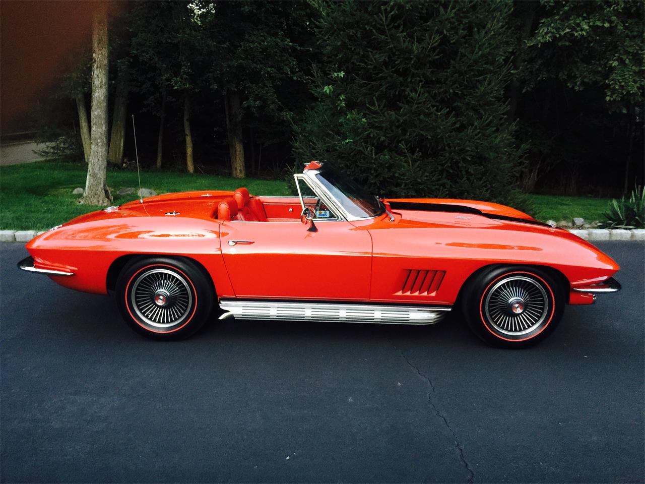 Chevrolet-Corvette-1967-Red-Red-30